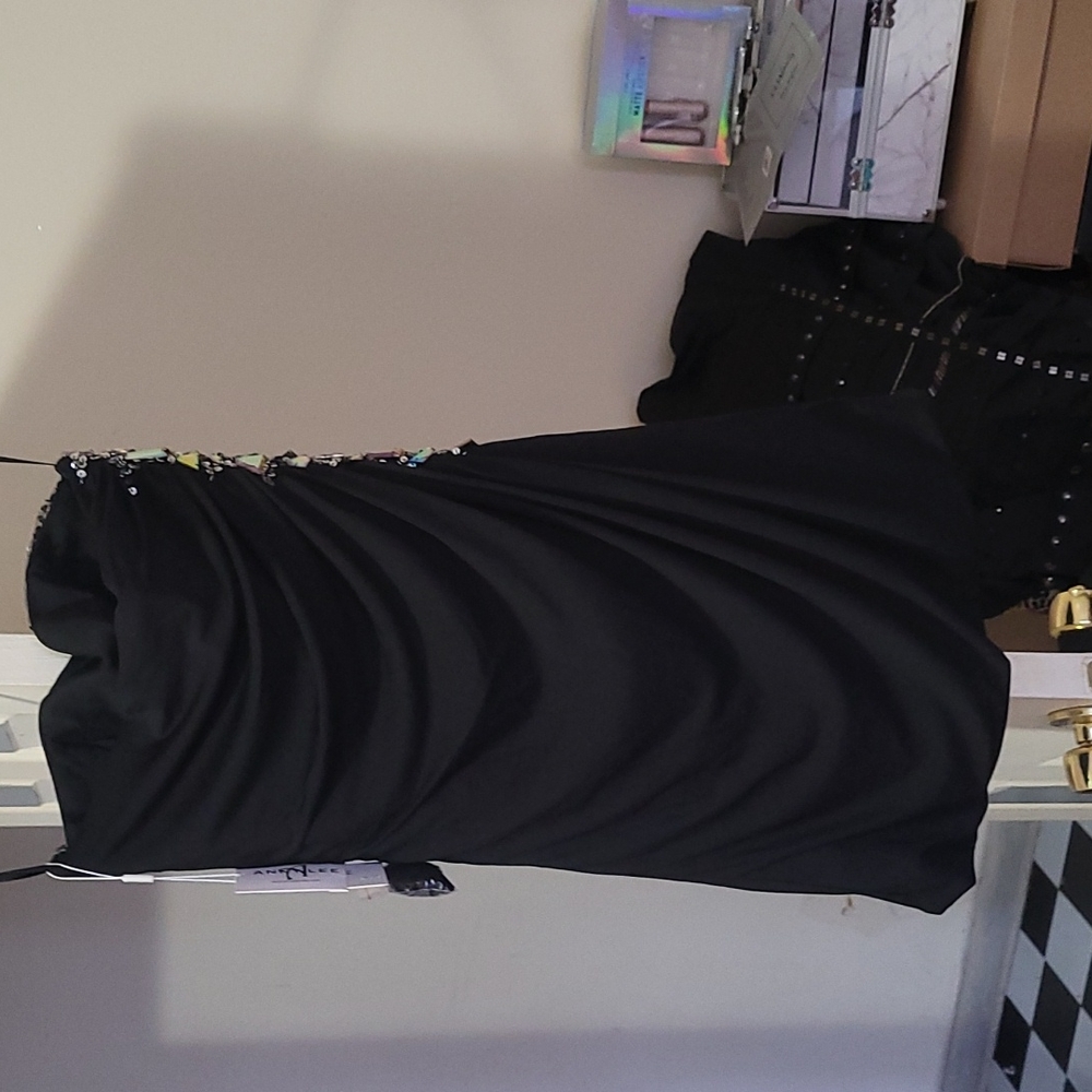Dress - Picture 2 of 4